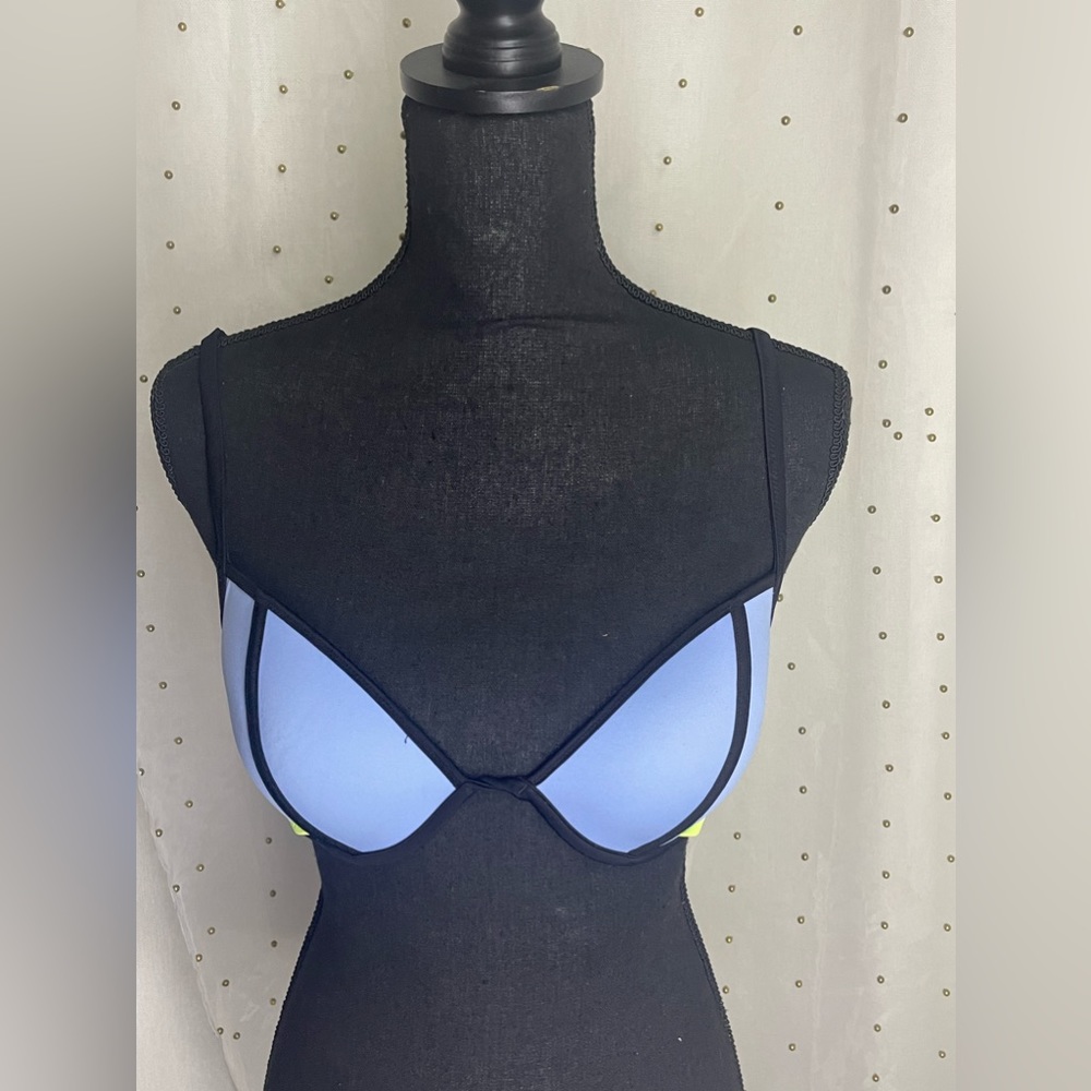 Victoria Secrets top bikini